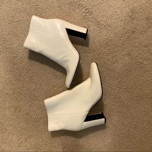 LIKE NEW Dolce Vita White Bootie